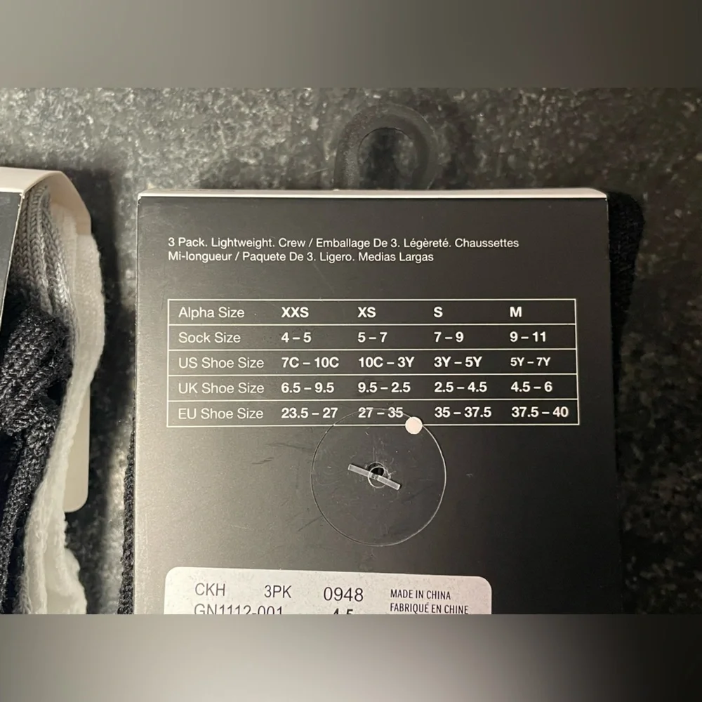 Nike Socks Youth 10C-3Y White Gray Black Crew 2 Pack Lightweight Swoosh bundle